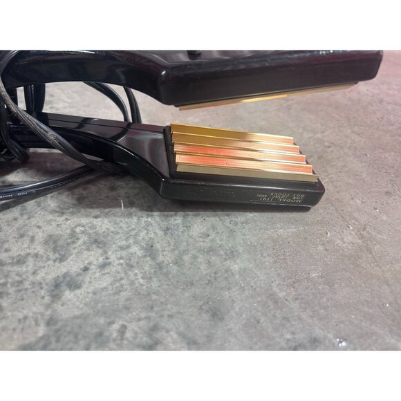 Hot Tools Professional Crimper Gold Collection 2 Inches Curling Iron 10 Heat Set - Picture 2 of 9